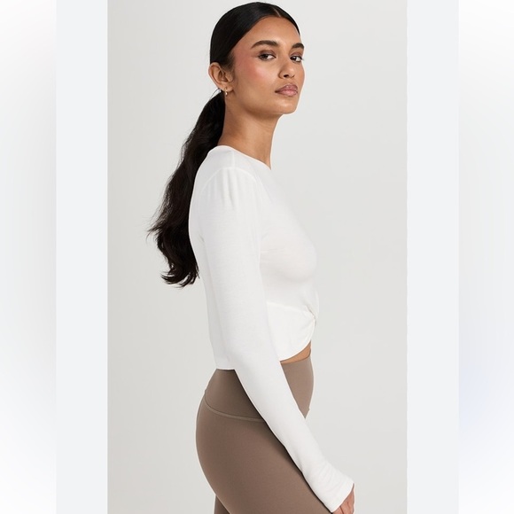 Splits 59 daisy long sleeve crop - Picture 2 of 5